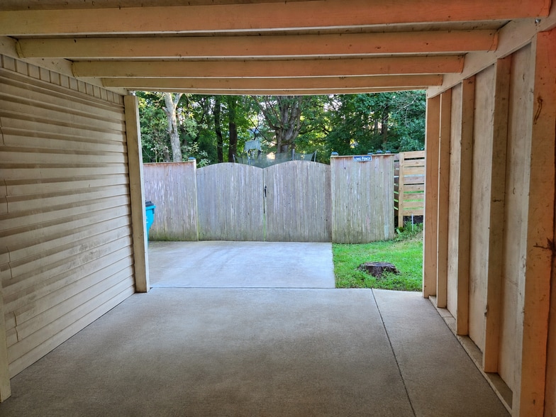 Building Photo - 7708 Suthard Dr