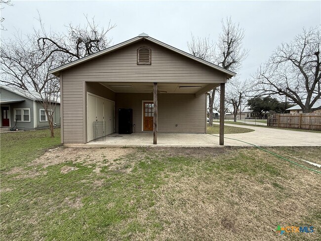 Building Photo - 257 E Garza St