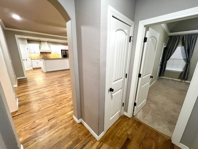 Building Photo - Stunning Home in Bixby Schools!