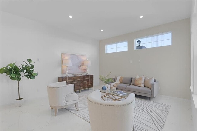 Building Photo - 2931 El Fenice Ln