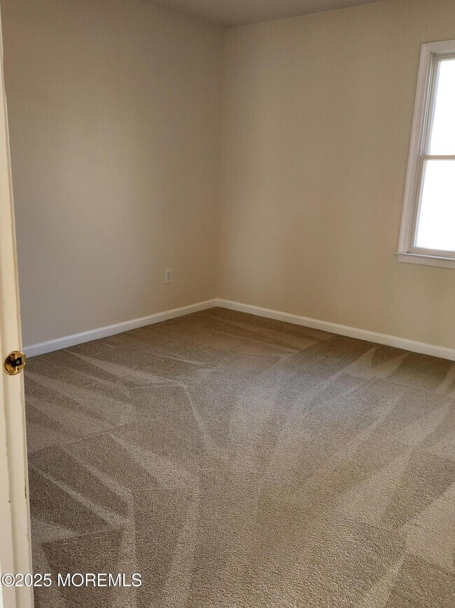 Building Photo - 42 Vardon Way