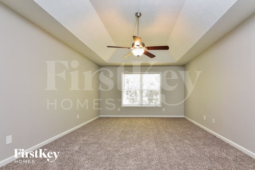 Building Photo - 205 Trelawney Ln