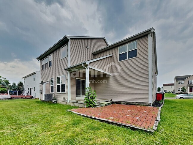 Building Photo - 1085 McCoy Dr