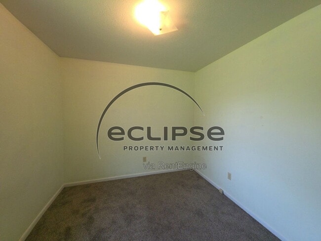 Building Photo - 721 Lee Dr