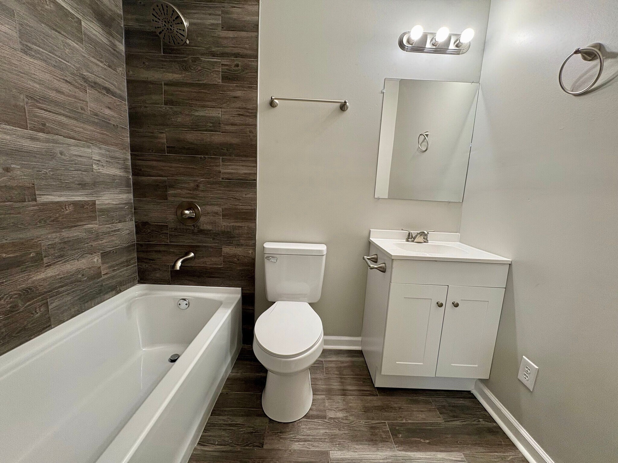 Building Photo - 5 3rd St