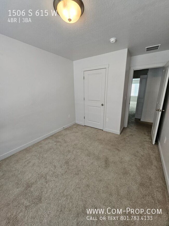 Building Photo - 1506 615 W