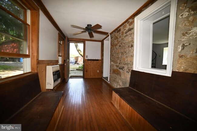 Building Photo - 473 Davis Rd