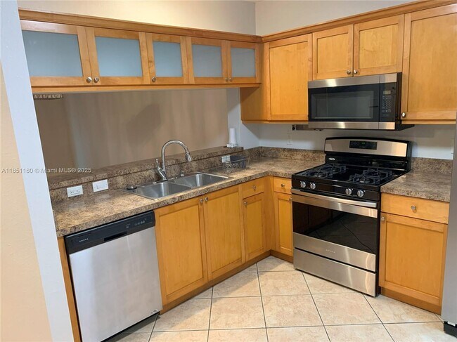 Primary Photo - 10911 Jewel Box Ln