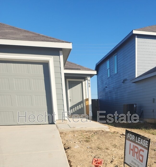 Building Photo - 968 Creek