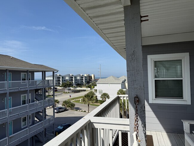 Building Photo - 108 Pelican Dr
