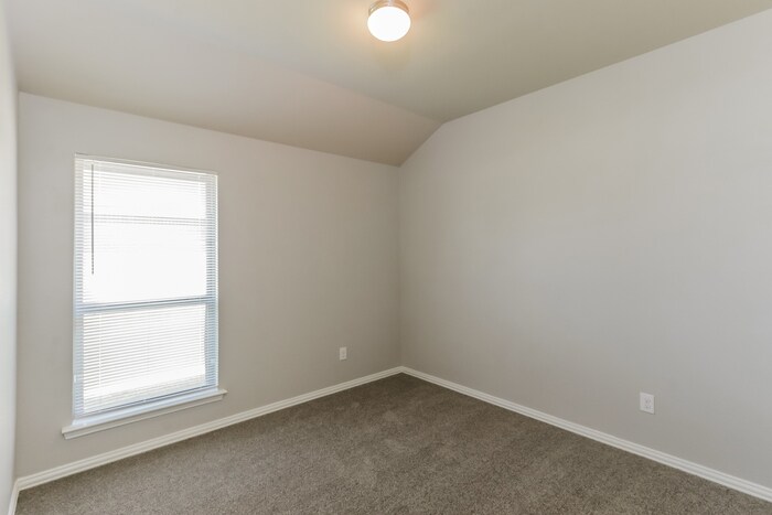 Building Photo - 952 Haley Dr