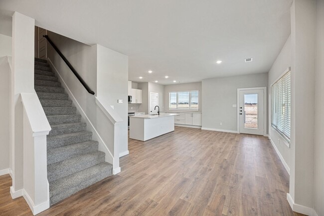 Building Photo - AVAILABLE NOW! 3 BEDROOM TRIPLEX  LOCATED ON 1-ACRE LOT IN MIDLOTHIAN, TX!