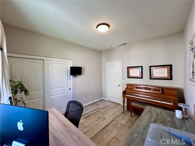 Building Photo - 45725 Middle Gate Ct