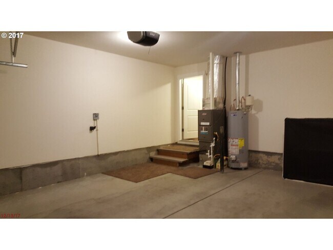 Primary Photo - River View