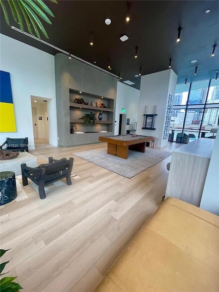 Building Photo - 225 N Miami Ave