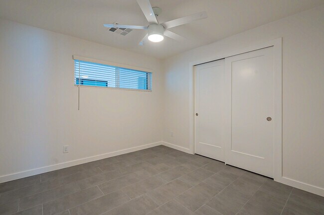 Building Photo - 4639 N 12th Ave