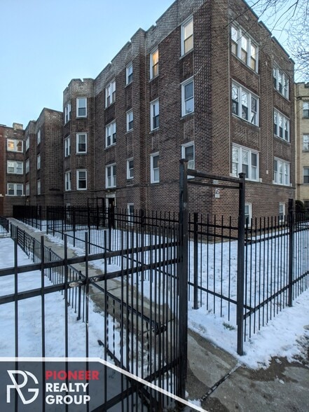 Building Photo - 5029 N Harding Ave