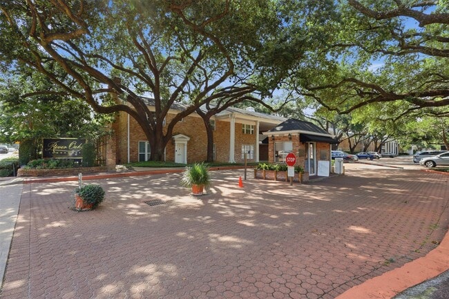 Building Photo - 4040 San Felipe St