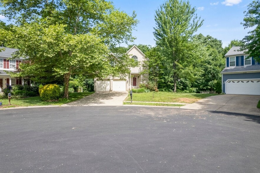 Building Photo - 21355 Fernbrook Ct