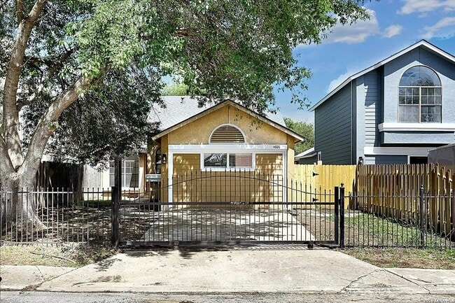 Building Photo - Single Story 3-Bedroom Home