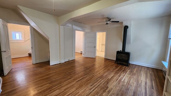 Building Photo - South Hill Home!! Coming Soon!