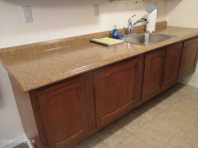 Building Photo - 363B Chesterfield Ct