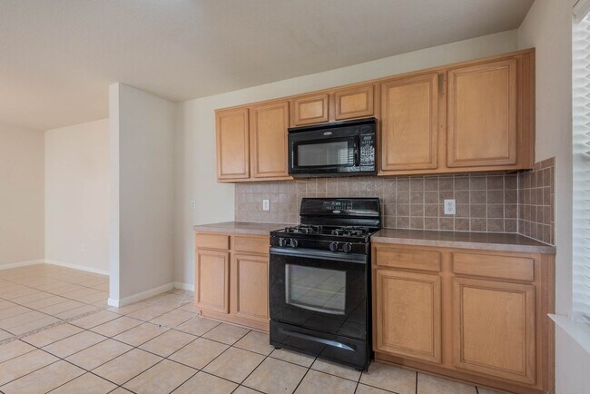 Building Photo - 20931 Gastonbury Ln