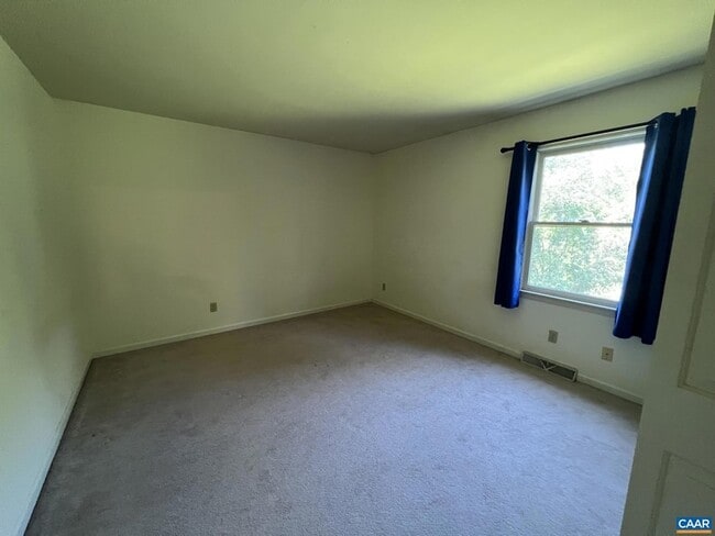 Building Photo - 2424 Holkham Dr