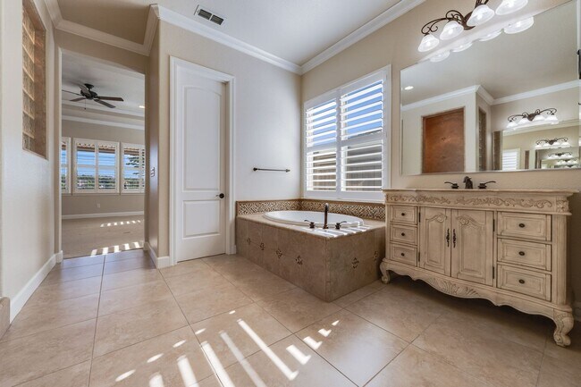 Building Photo - Luxury 4-Bedroom Home in El Dorado Hills Exclusive Serrano Community!