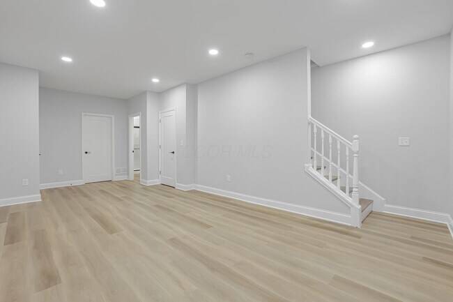 Building Photo - 961 Heyl Ave