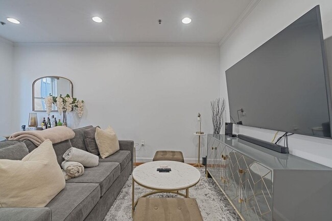 Building Photo - 620 38th St