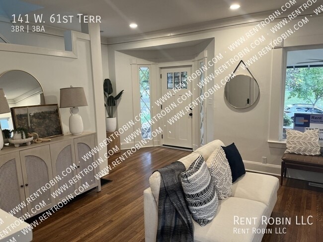 Building Photo - 141 W 61st Terrace