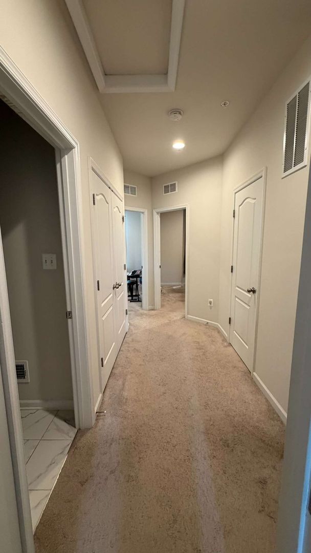 Building Photo - 5803 Garden Walk Dr