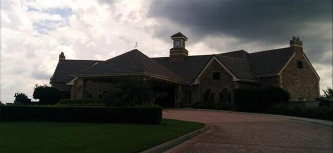 Building Photo - 10071 Eagle Creek Center Blvd