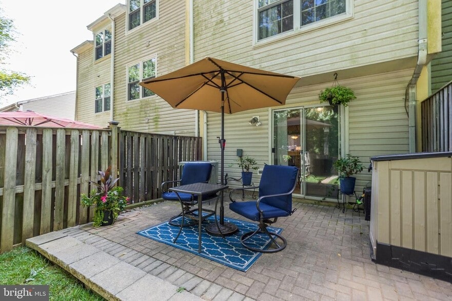 Patio - 9668 Hastings Dr