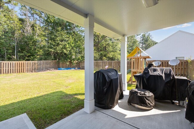 Building Photo - Spacious 4BR Home with Screened Porch & Fenced Yard in Effingham