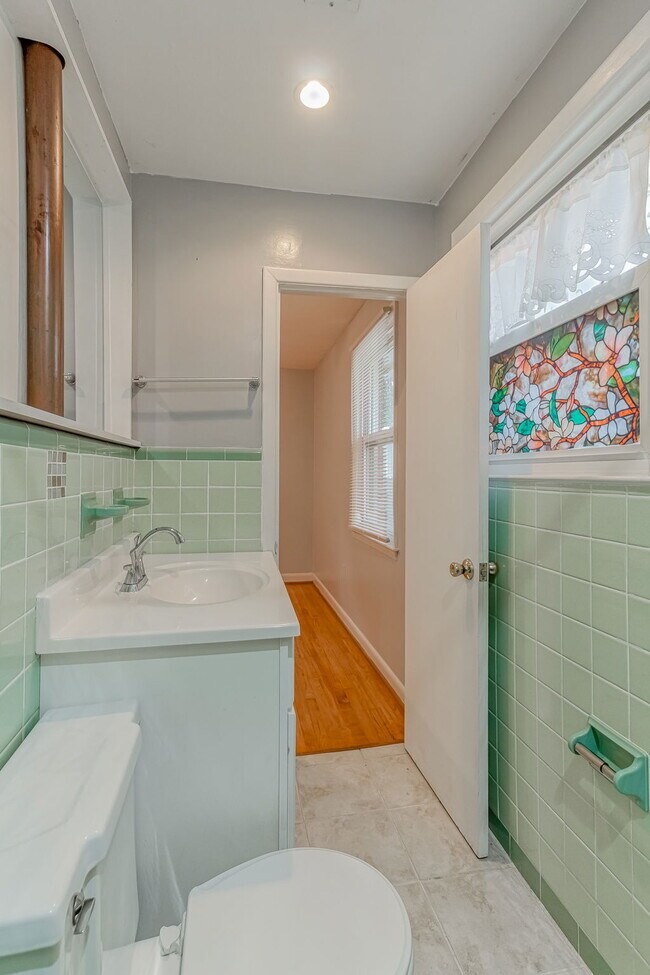 Building Photo - 1452 Birthright St