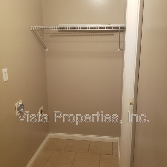 Building Photo - 4608 Aral Dr