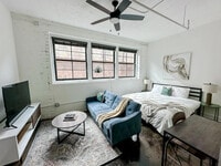 Building Photo - 213 N Mead St