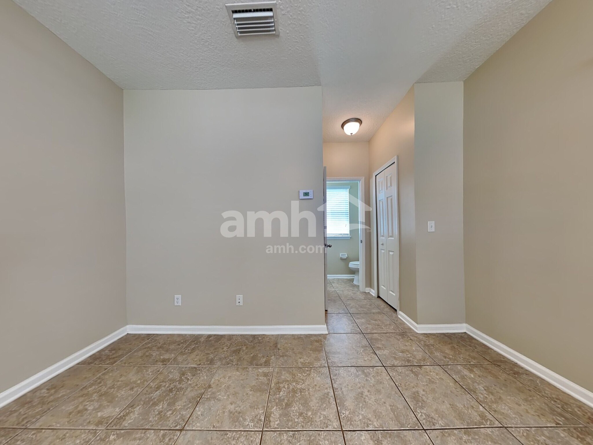 Building Photo - 304 Blossom Way