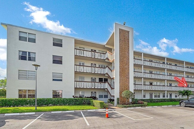 Building Photo - 2049 Hythe A