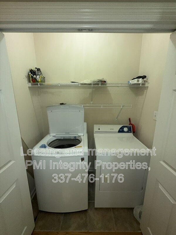 Building Photo - 4625 Burbank Dr