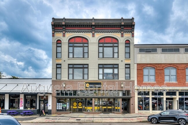 Primary Photo - 1106 Broad St