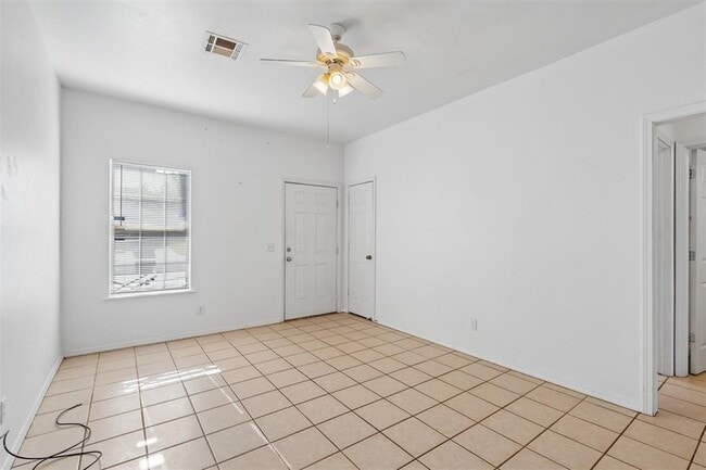 Building Photo - 1021 Shady Creek Cir