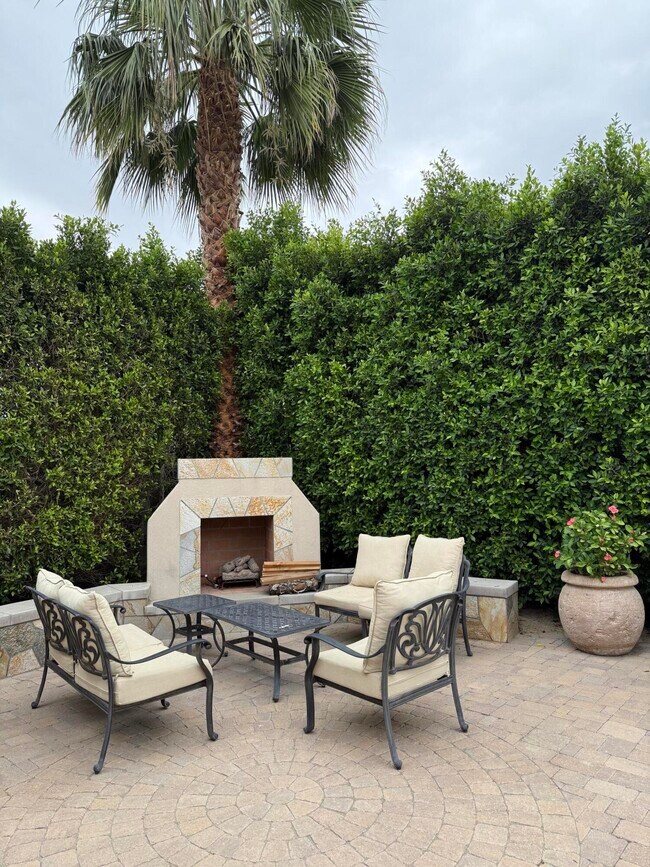 Building Photo - 60316 Aloe Cir