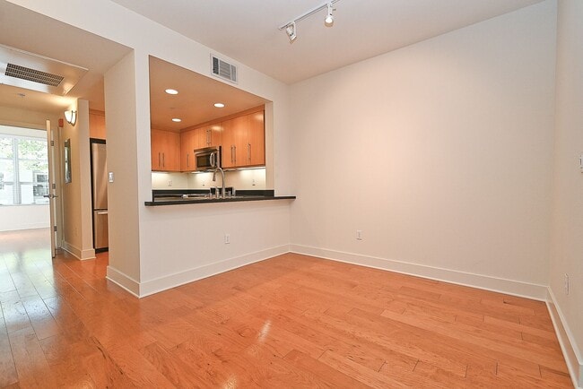 Building Photo - COMING SOON $2,650- CUTEST CONDO IN DOWNTO...