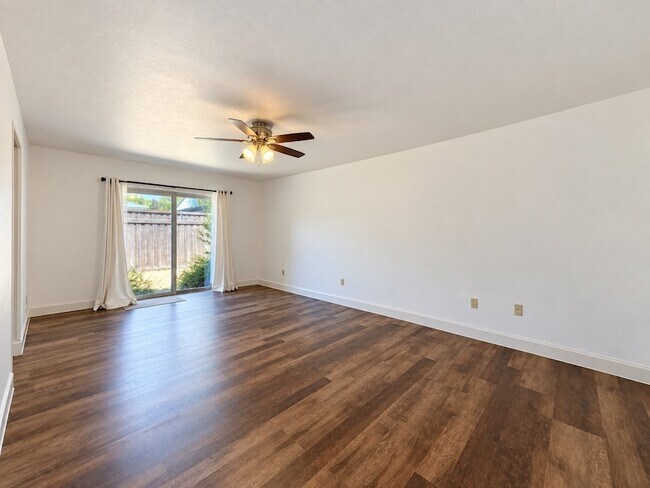 Building Photo - 15531 Mosscove Cir