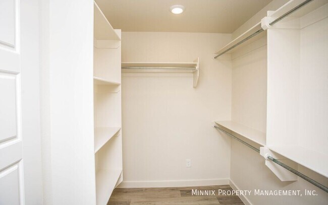 Building Photo - 2140 Langford Ave