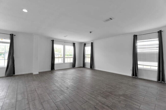 Building Photo - 3128 Walden Shores Blvd