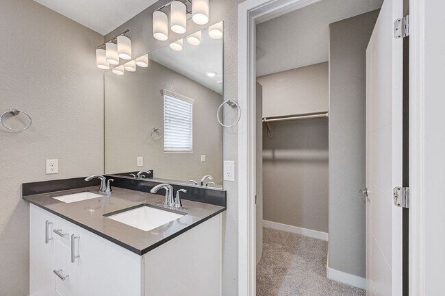 Building Photo - 2022 Single Family Home: 50% off first mon...